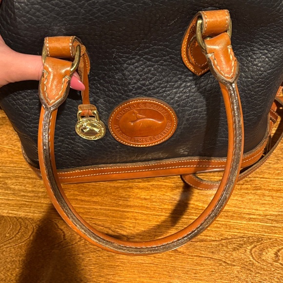 Dooney & Bourke Classic Black and Tan Leather Handbag - Picture 4 of 12